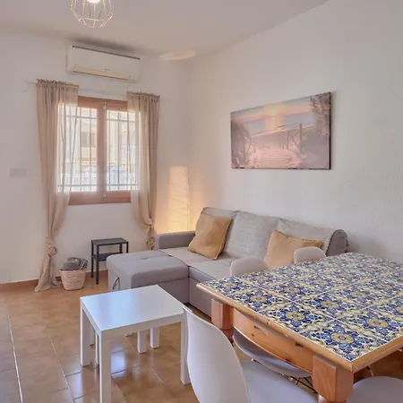 Apartamento Sunny Coastal Retreat With Pool & Terrace Gran Alacant